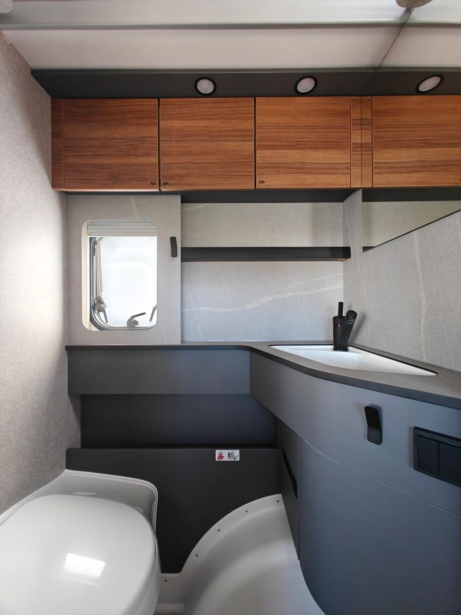 Fahrzeugabbildung HYMER / ERIBA / HYMERCAR Feeling 425 2026
