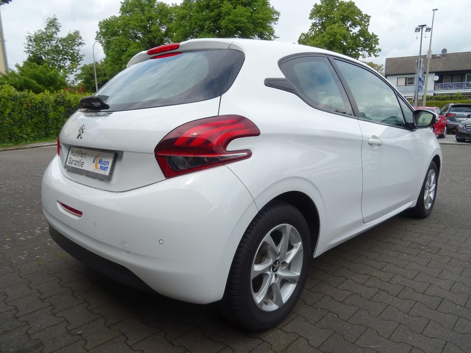 Peugeot 208 Active 2. HAND KLIMA SHZ PDC BLUETOOTH