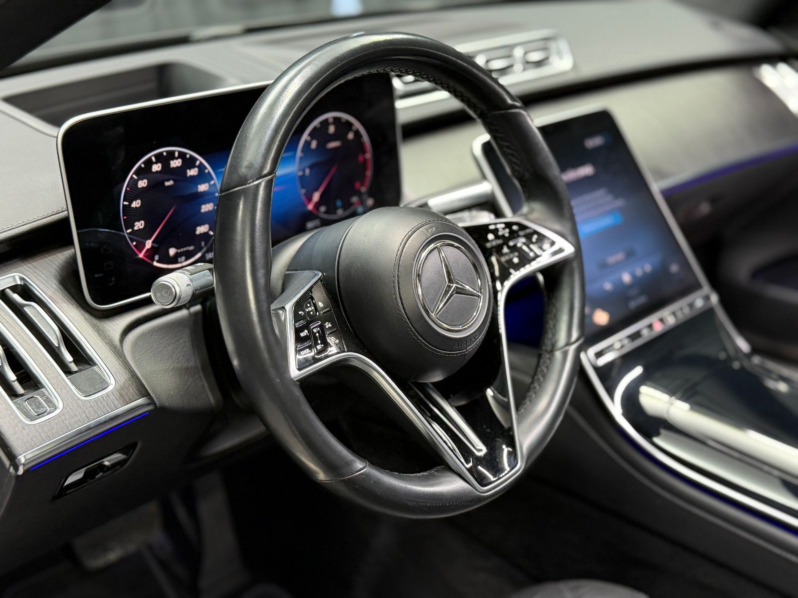 Fahrzeugabbildung Mercedes-Benz S 400 d Limousine L 4Matic|Burmester|MASSAGE|HuD