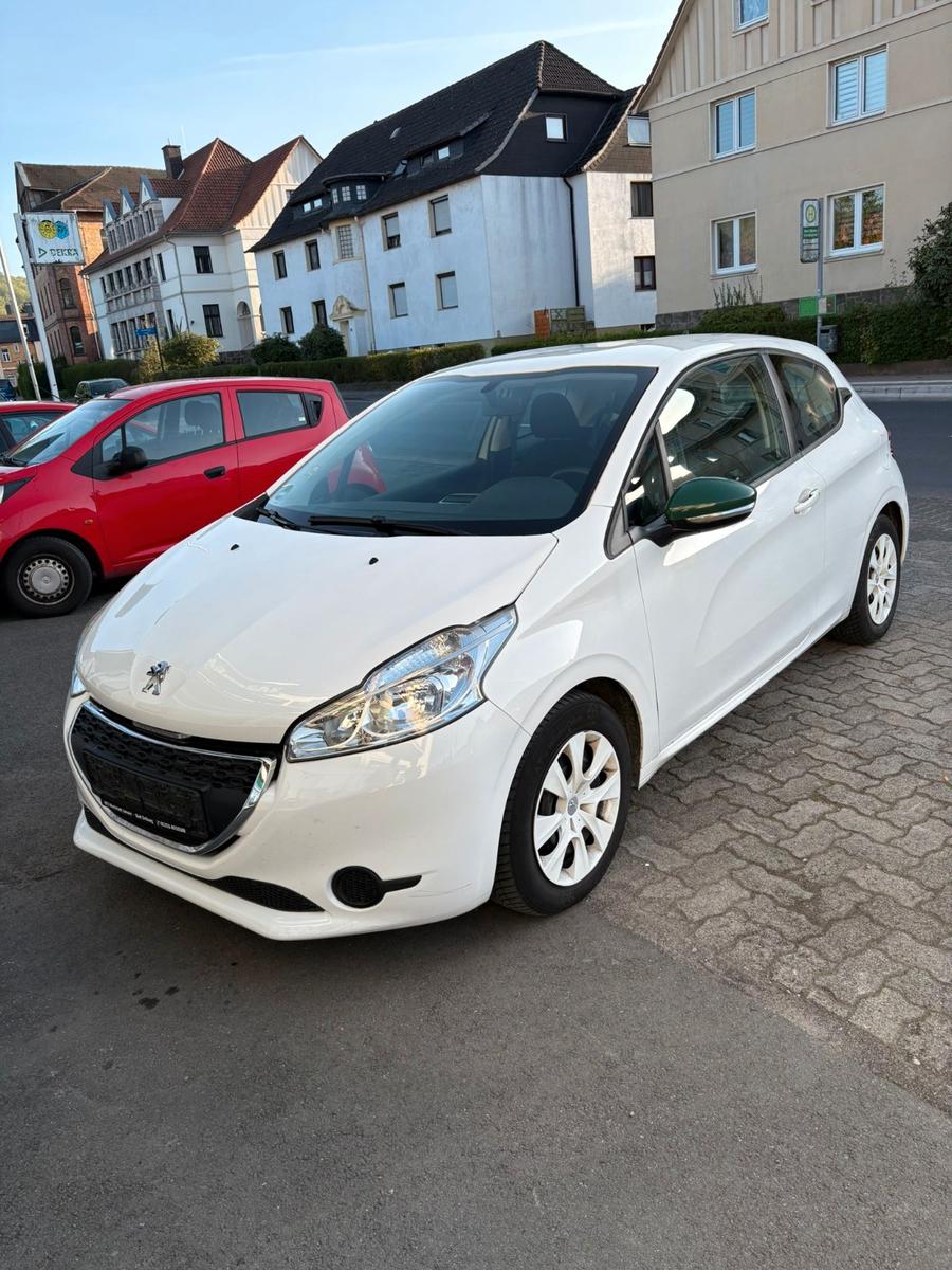 Peugeot 208 Like nur  132 Tkm Klima Euro5 Tüv 12/27