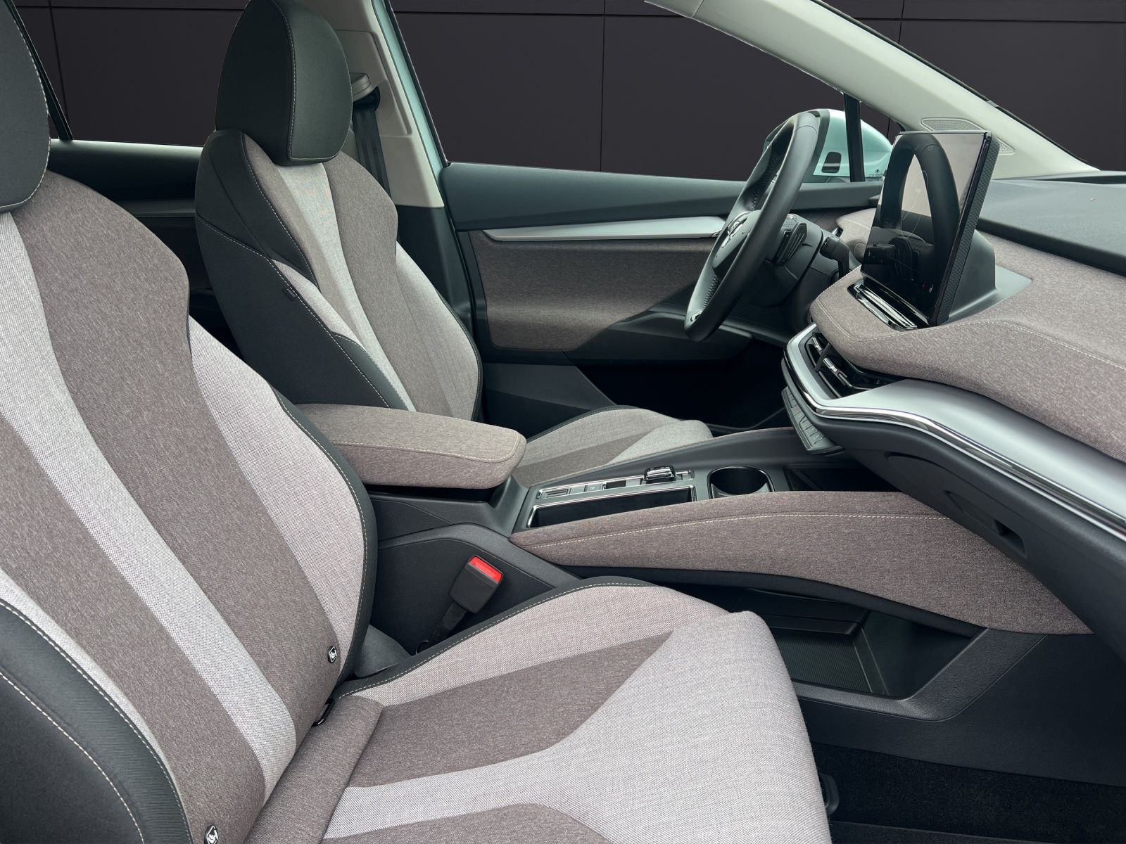 Fahrzeugabbildung SKODA Enyaq 60 Lodge Matrix Navi Wäpu ACC RFK SH 20"