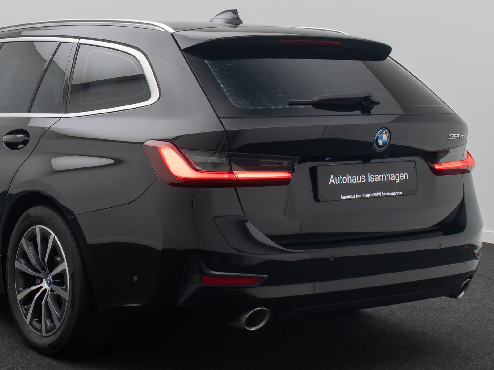 Fahrzeugabbildung BMW 320e Sport Line Alarm DAB Kamera Individual Komf