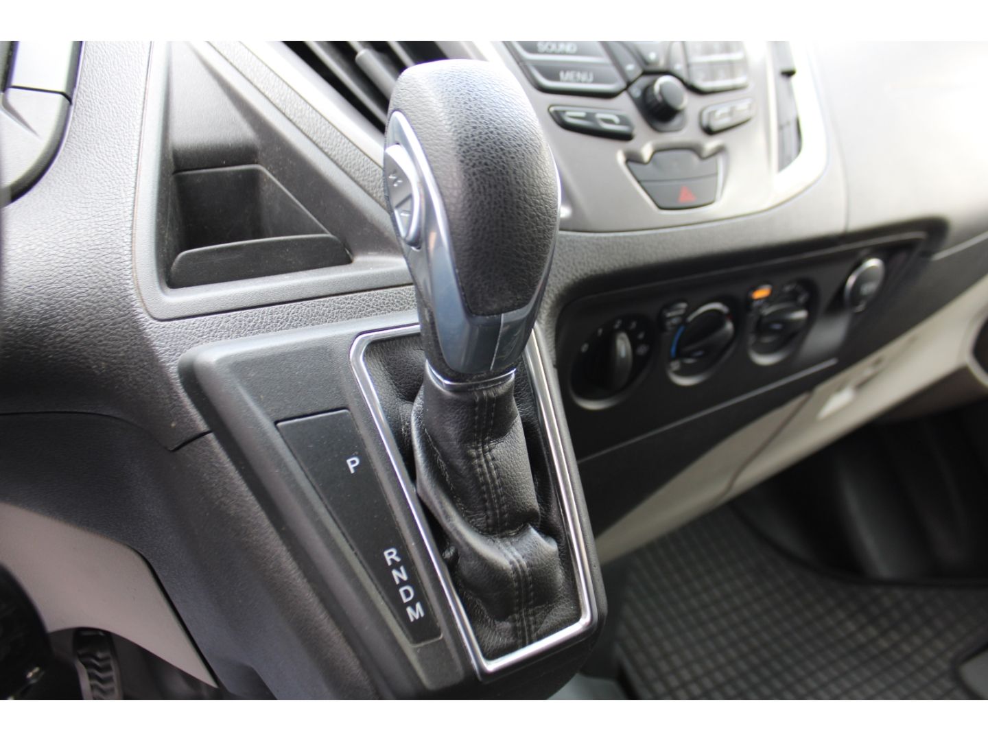 FORD Transit Custom 310 L2 2.0 TDCi DoKa SHZg PDC AHK - Image 21