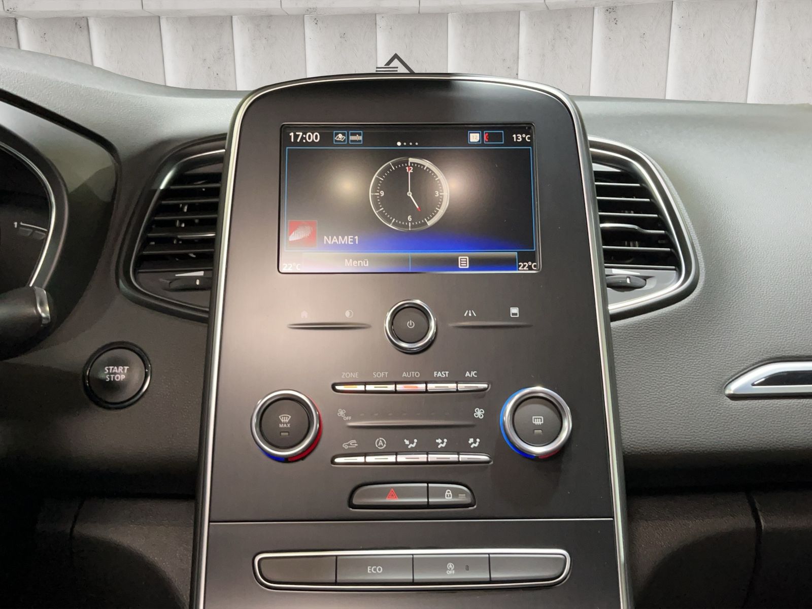 Fahrzeugabbildung Renault Grand Scenic TCE 140*7-Sitzer*Navi*