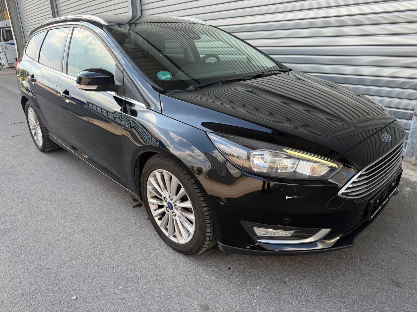 Ford Focus Turnier Titanium Automatik 1Jahr Garantie