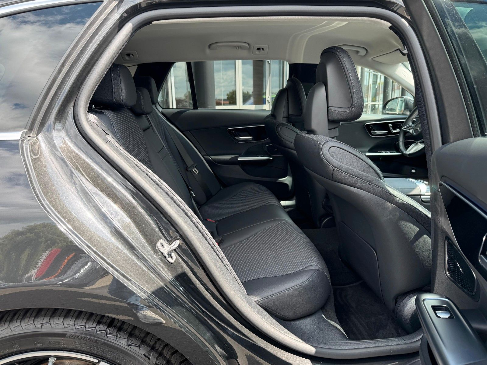 Fahrzeugabbildung Mercedes-Benz C 200d T Avantgarde AHK+RFK+Memory+TotW