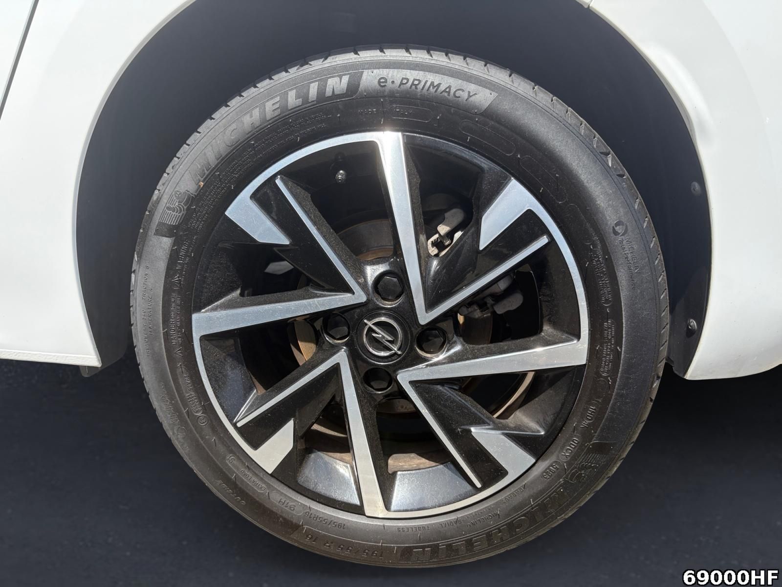 Fahrzeugabbildung Opel Corsa F GS +MILDHYBRID+CARPLAY+LED+