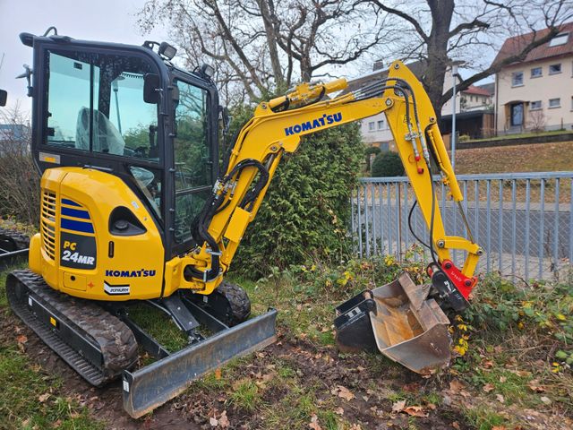 Komatsu PC24 MR-5  1 Tieflöffel Greiferverrohrung