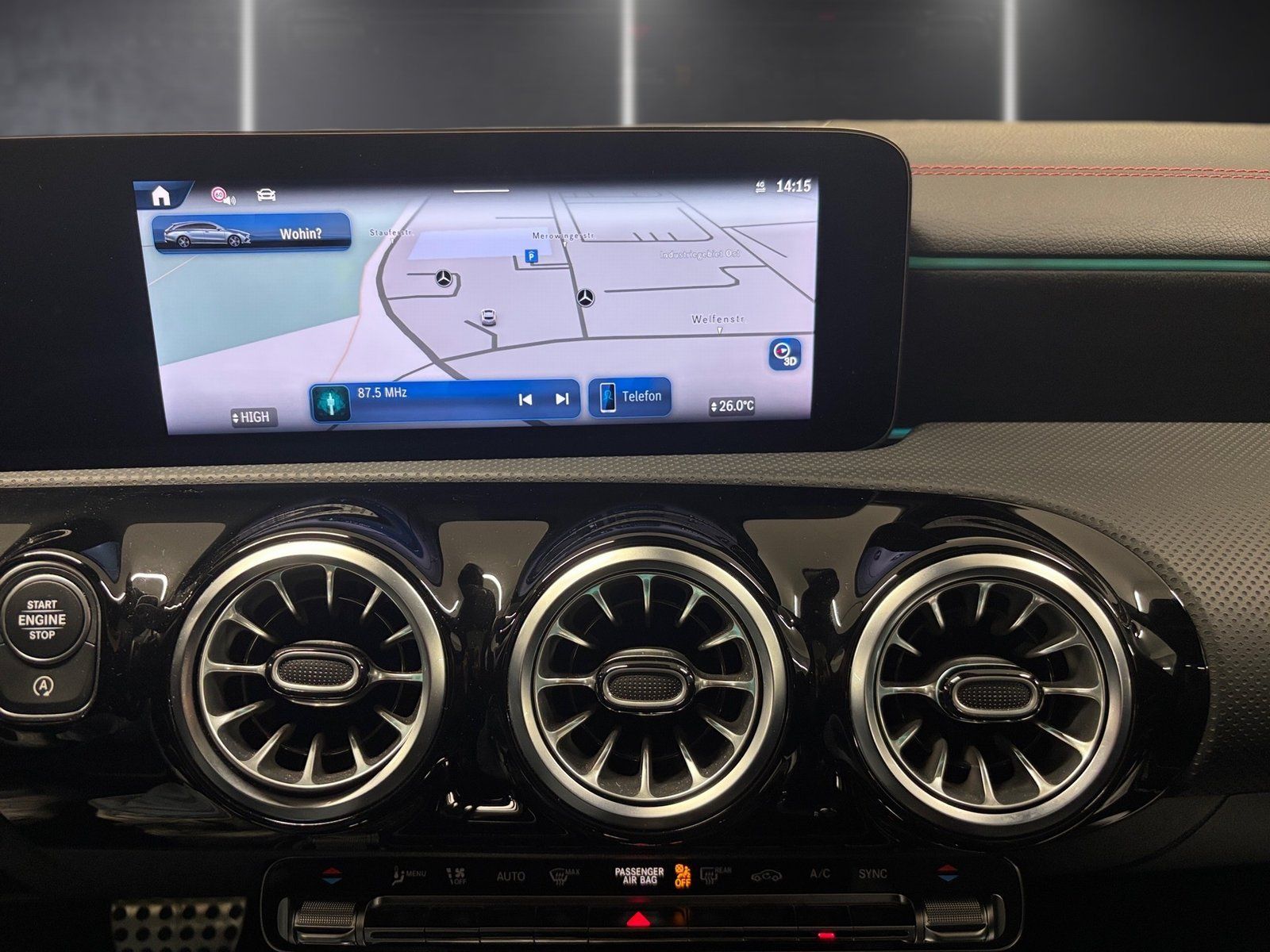 Fahrzeugabbildung Mercedes-Benz CLA 200 SB AMG*Pano*Burme*19"*HUD*360*Multibeam*