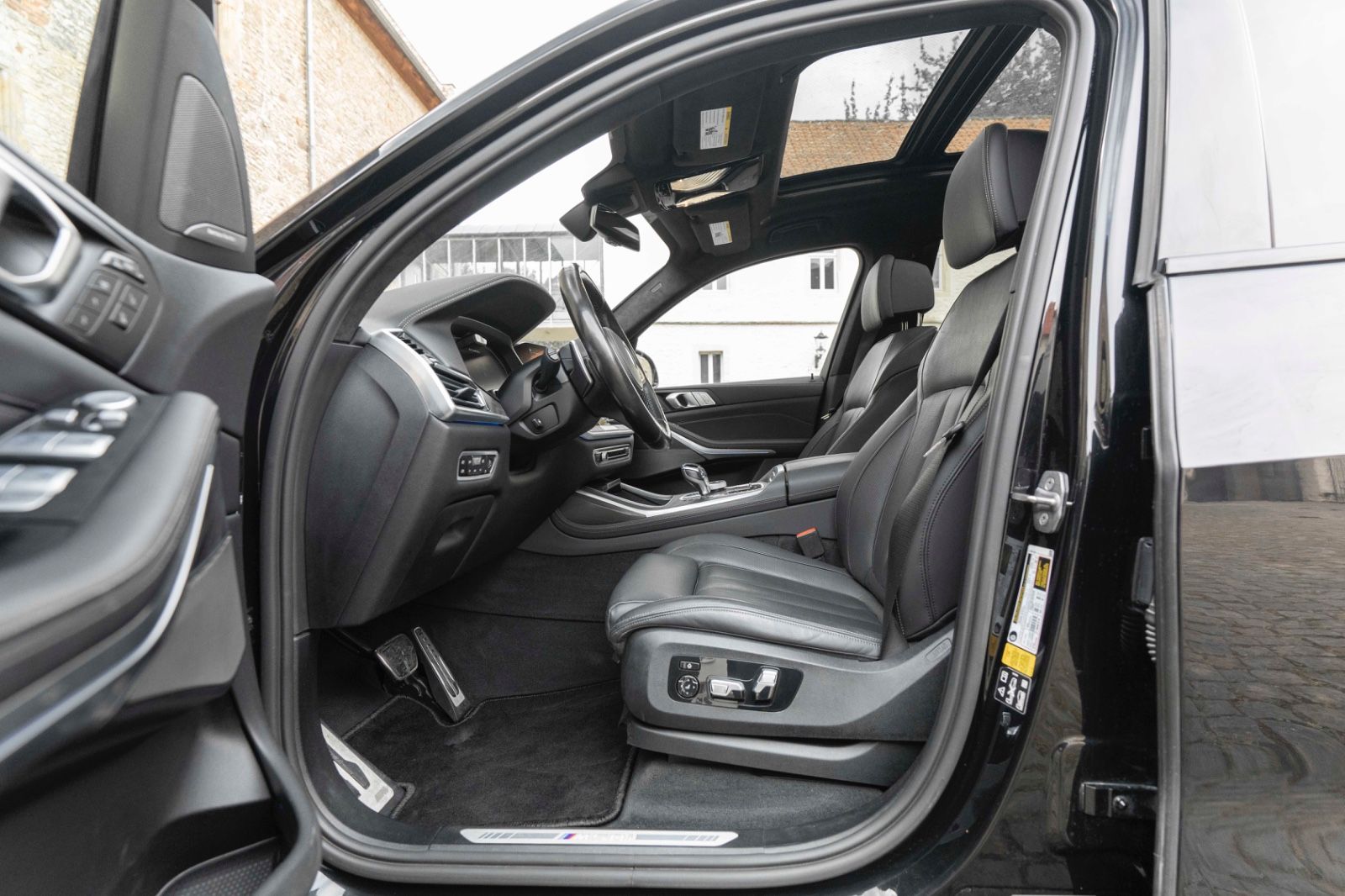 Fahrzeugabbildung BMW X7 M50i H&K HUD LASER LUFT SKY ACC MASSAGE 3D