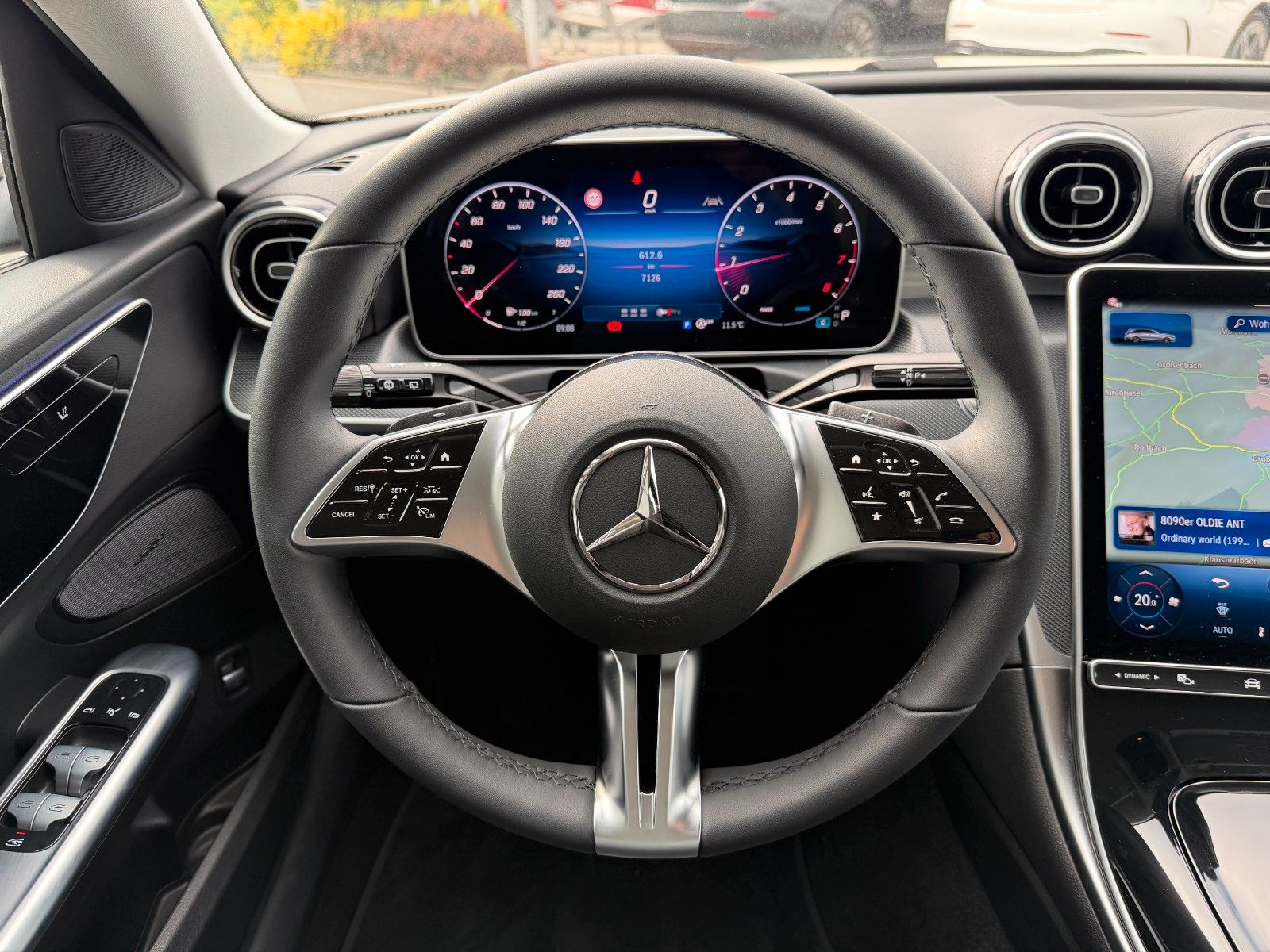 Fahrzeugabbildung Mercedes-Benz C 200 T Avantgarde+RKamera+AHK+AmbientePrem+