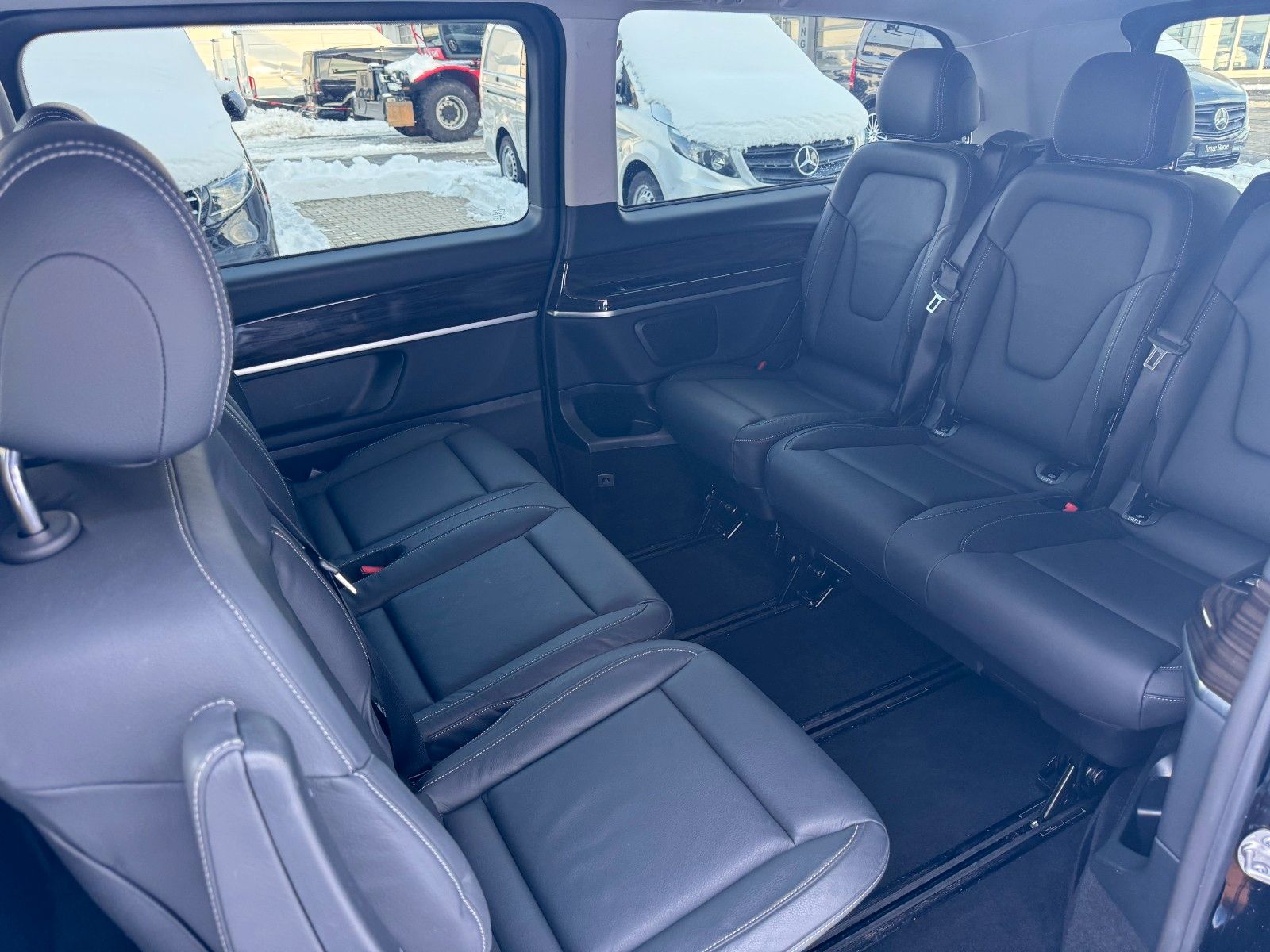 Fahrzeugabbildung Mercedes-Benz V 300 d AVA Extral AIRMATIC Standheiz 360Kamera