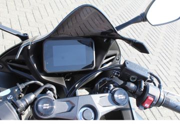 Honda CBR650R e-Clutch