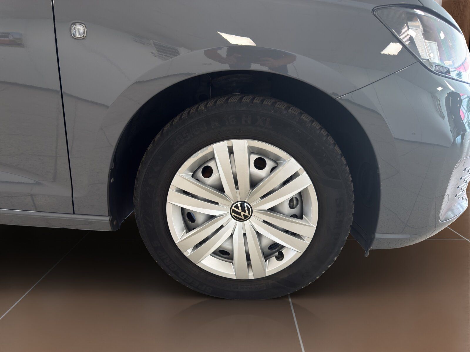 Fahrzeugabbildung Volkswagen Caddy Maxi California 2.0 TDI DSG APP AHK Kamera