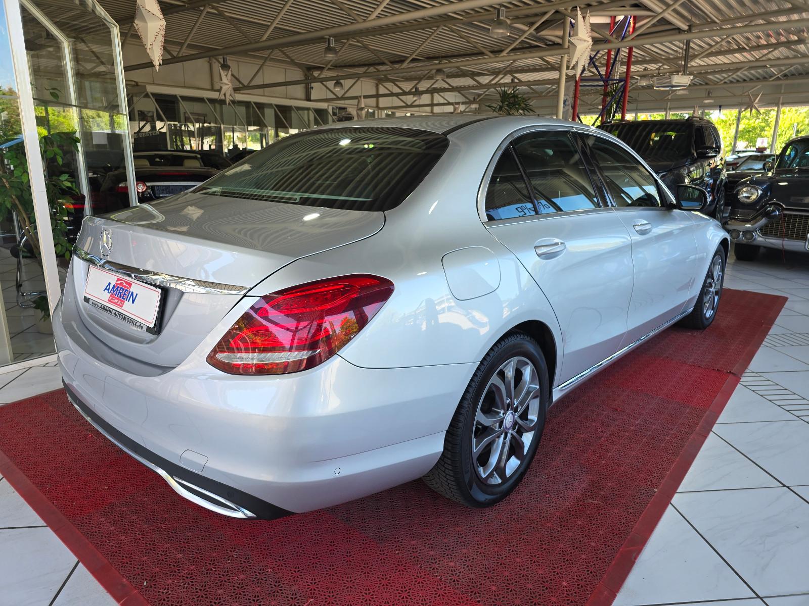 Mercedes-Benz C 200 Lim. CGI+AHK+NAVI+LED+TEILLEDER