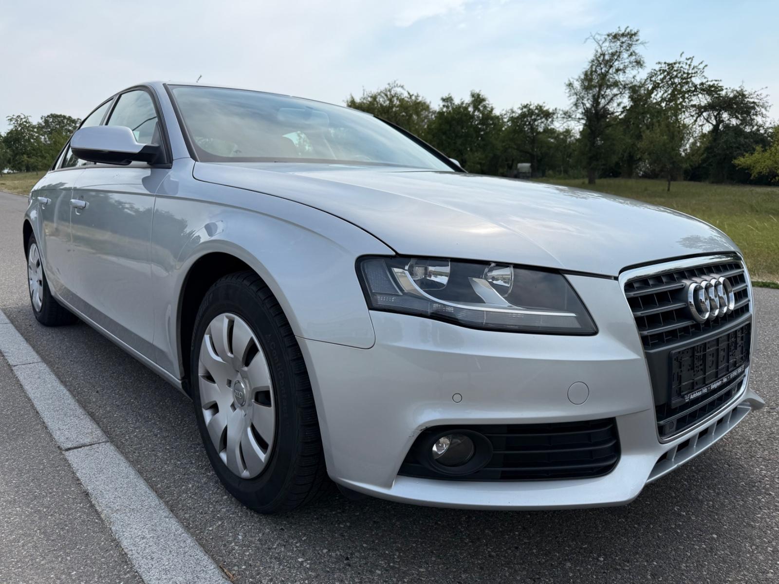 Audi A4 Attraction 1.Hand / alle KD bei Audi