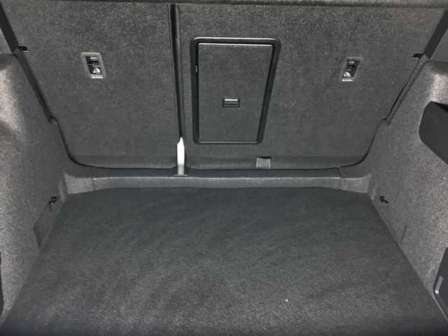 Fahrzeugabbildung Skoda Karoq Selection 1.5 TSI DSG/ACC/SHZ/SmartLink