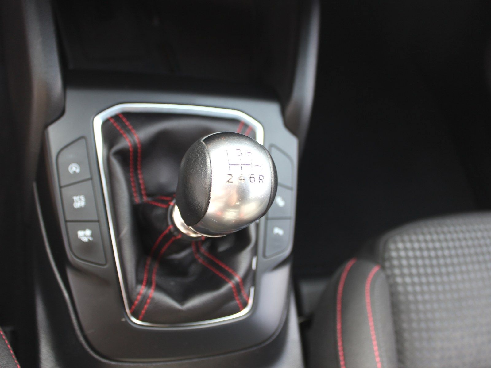 Fahrzeugabbildung Ford Focus ST-Line 1,0 EcoBoost Mild Hybrid