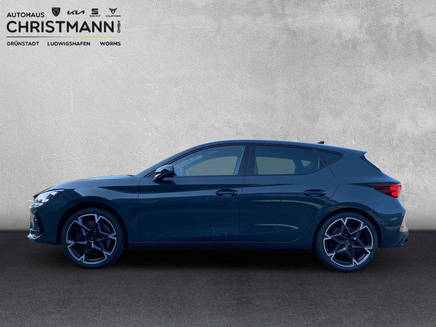 Fahrzeugabbildung CUPRA Leon 2.0 TSI 221 kW VZ*Matrix*NAVI*SHZ*ACC*Full-