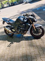 Kawasaki Z750 R - KAWASAKI 750