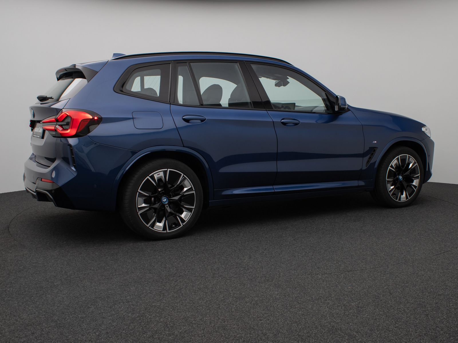 Fahrzeugabbildung BMW iX3 Impressive M Sport Panorama 360°HUD DAB H/K