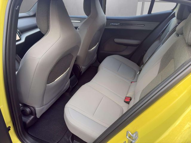 Volvo EX30 Plus AWD Performance Pure Electric