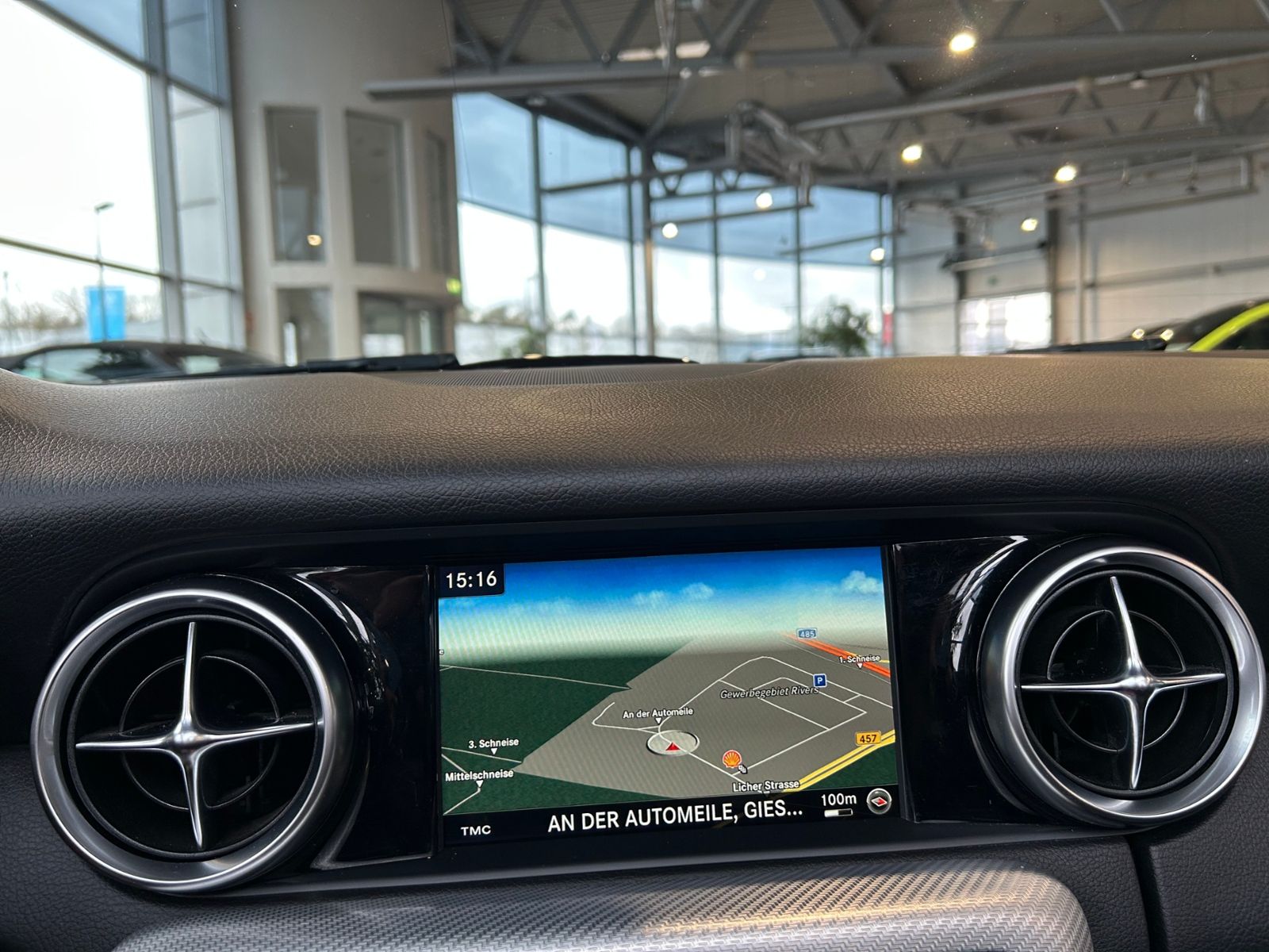 Fahrzeugabbildung Mercedes-Benz SLC 200 9G-Tronic AIRSCARF SHZ PANO NAVI