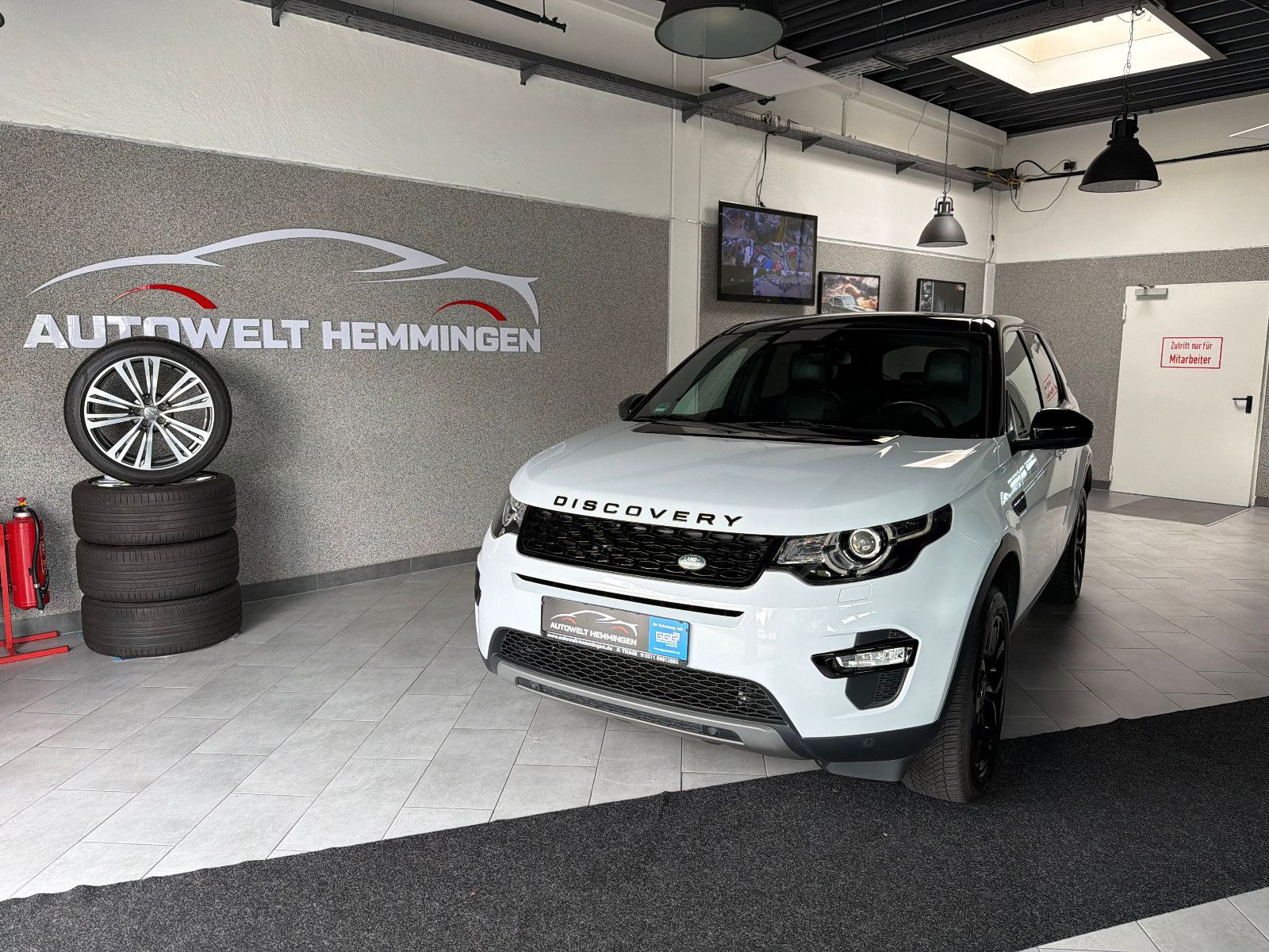 Land-Rover Discovery - 1