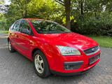 Ford Focus 1.6 Trend Autom. !TÜV+ZAHNR.NEU/GARANTIE! - Ford Focus aus 2005: 1.6