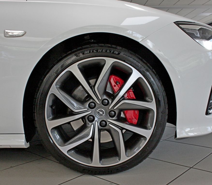 Opel Insignia B Sports Tourer GSi LED 4x4 AHK MASSAGE