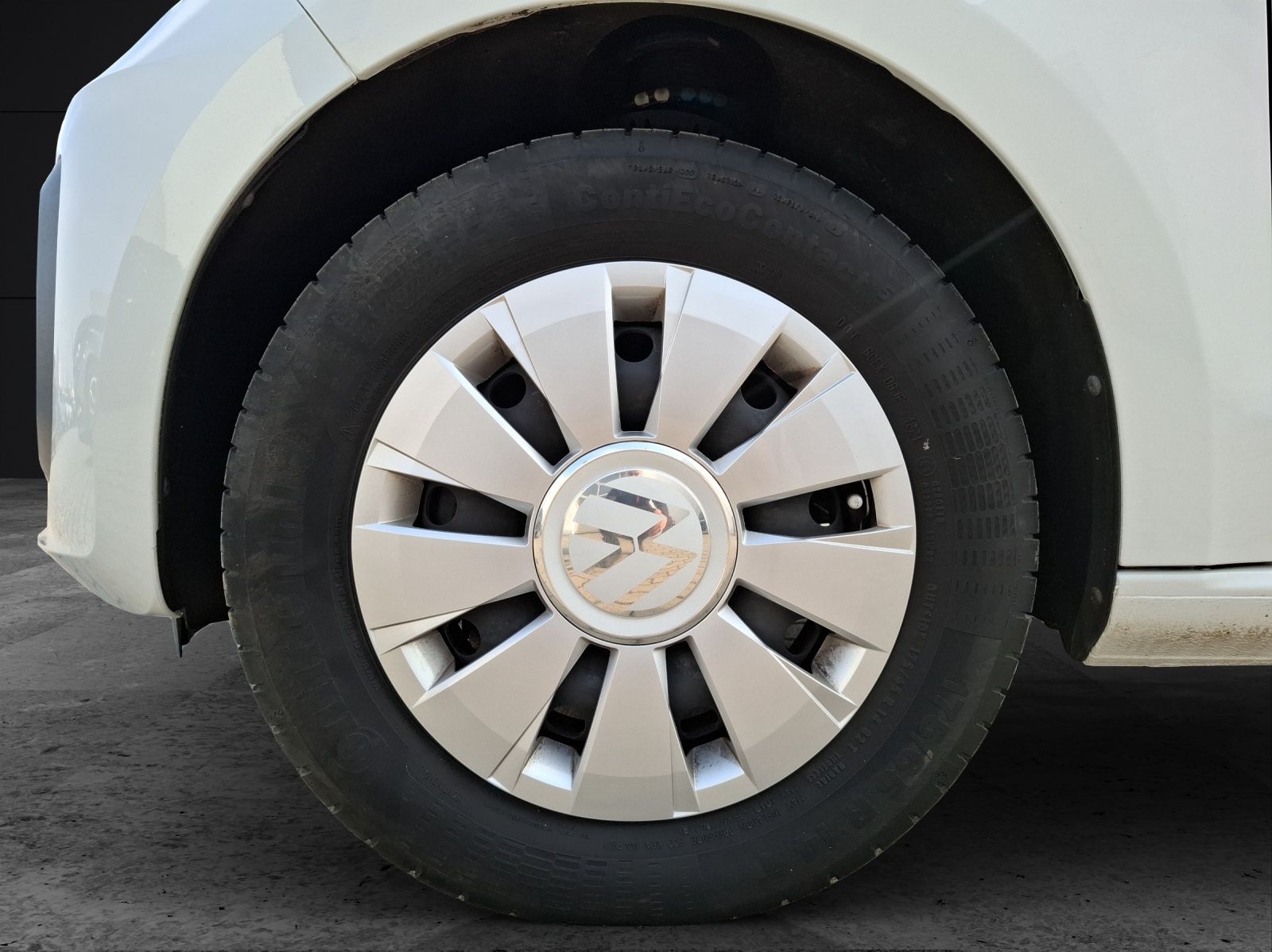 Fahrzeugabbildung Volkswagen up! 1.0 Basis Klima DAB SH