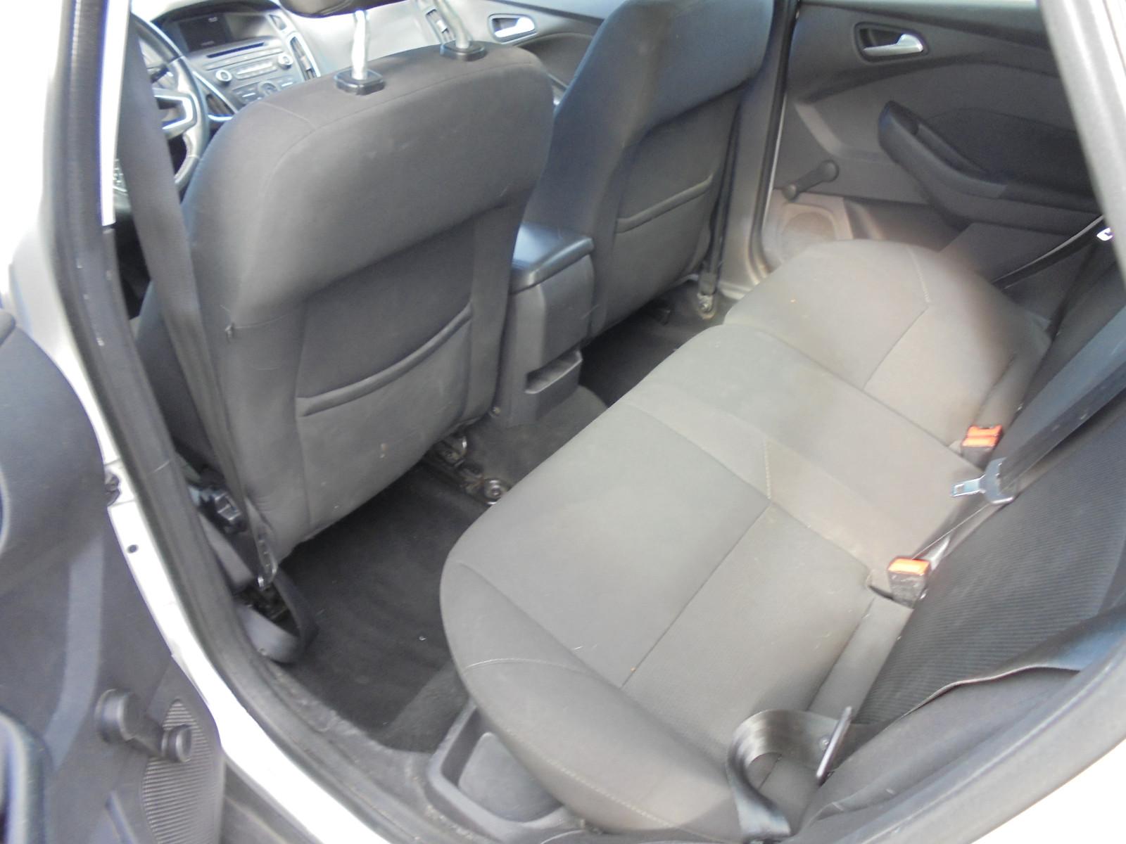Ford Focus 2015 — photo 11
