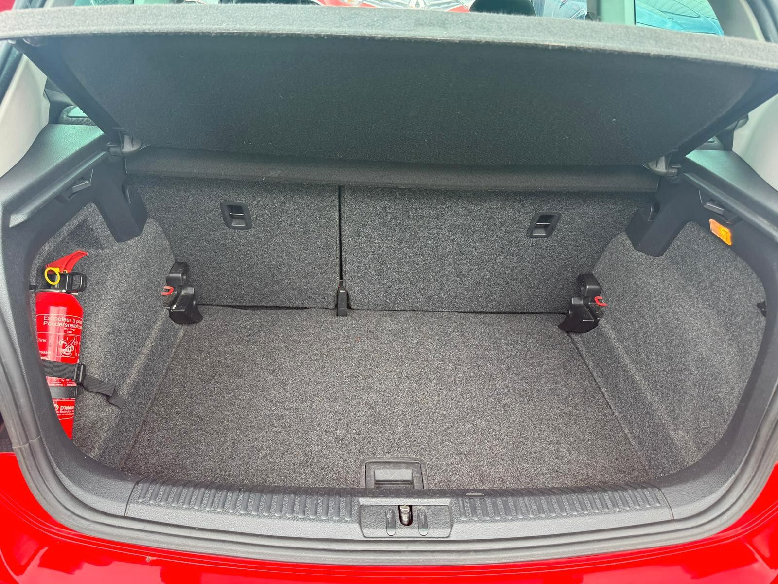 Fahrzeugabbildung Volkswagen Polo V Comfortline Klimatron ic NAVI