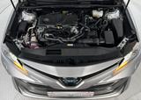 Toyota Camry Hybrid Executive*2,5i-131 kW*LED*Automatik - silberne Toyota Camry