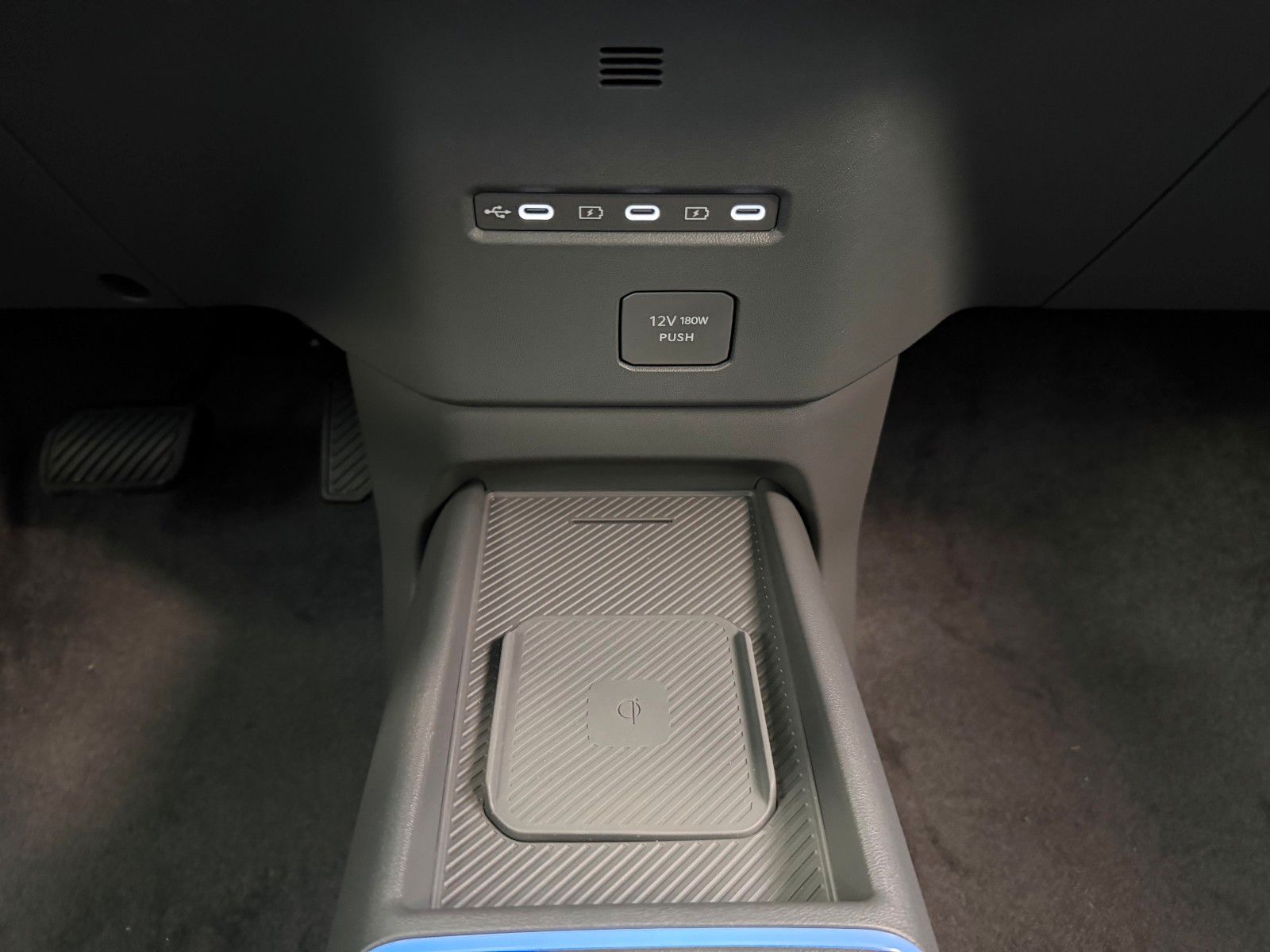 Fahrzeugabbildung Kia EV2 42.2 4S EARTH WIC 22AC TEC DWP DES