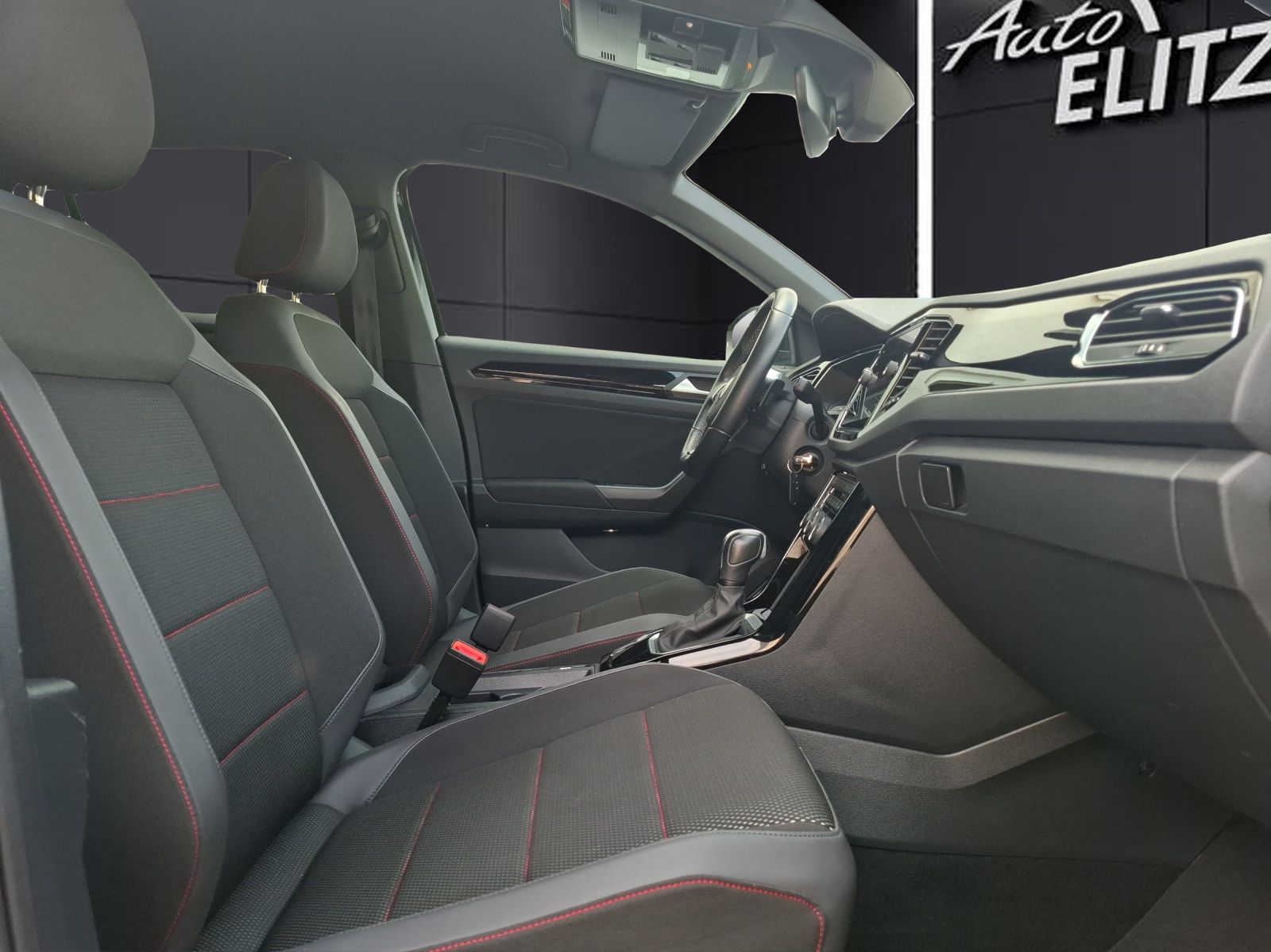 Fahrzeugabbildung Volkswagen T-Roc TSI Sport DSG LED AHK CarPlay ACC RFK SH 1