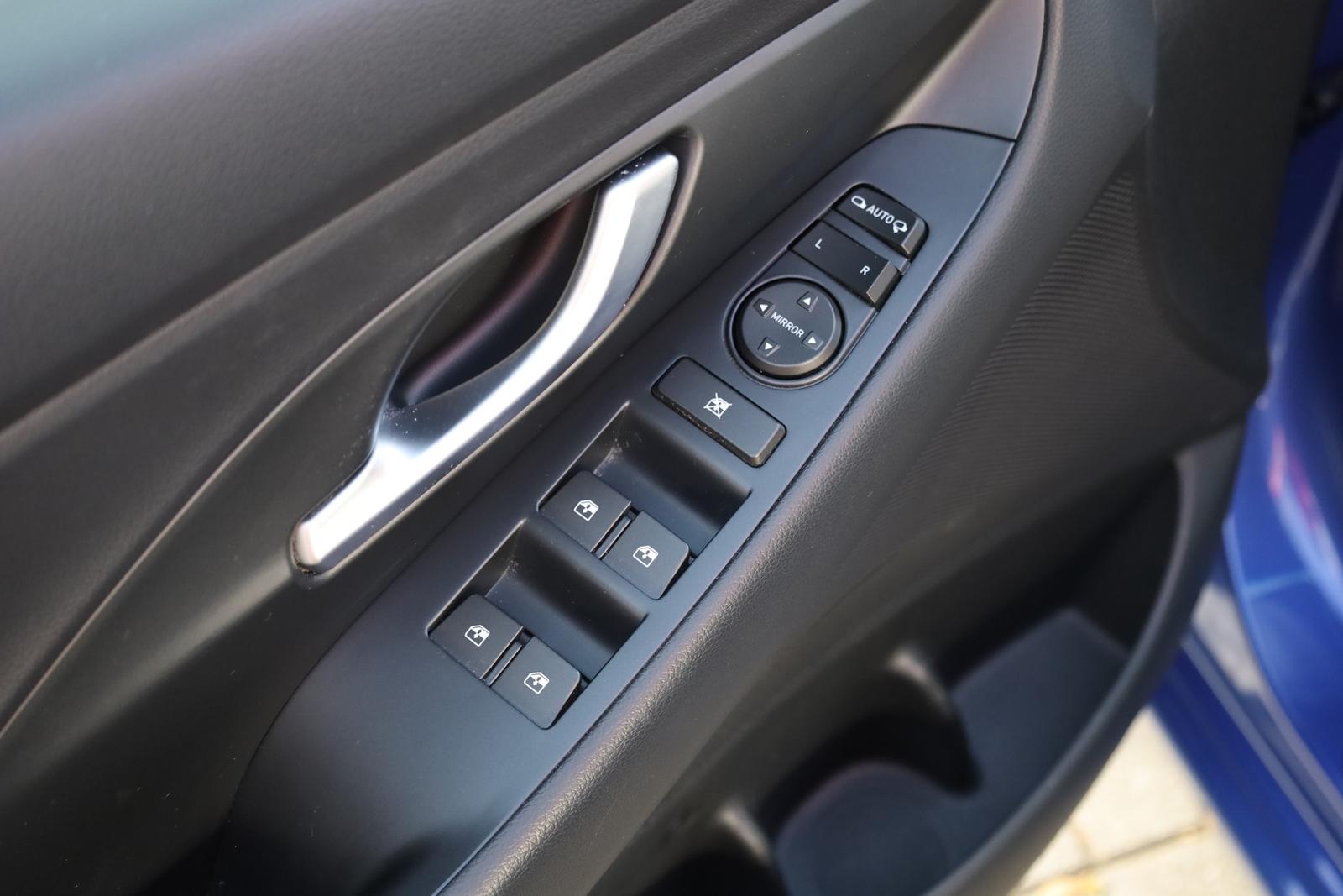 Hyundai i30 1.4 T-GDI Passion + LED Navi Kamera DAB USB