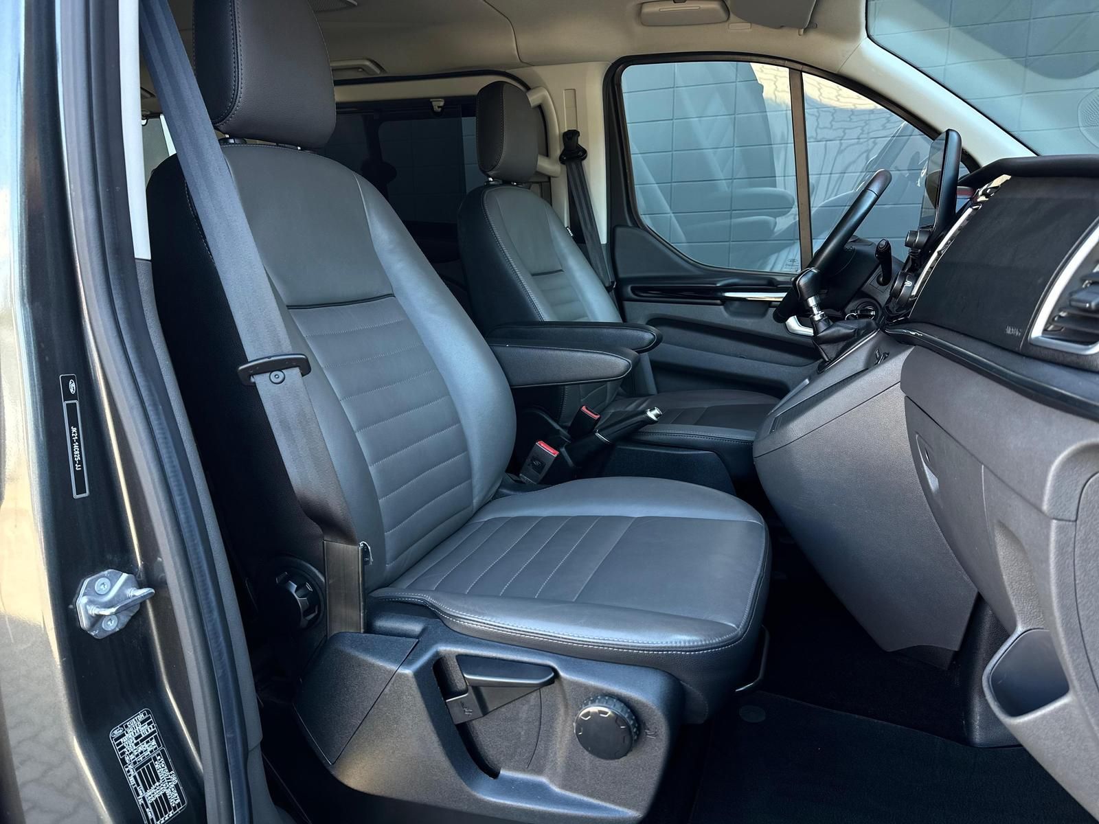 FORD Tourneo Custom 2.0TDCi TITANIUM BIXEN#SHZ#SH#AHK - Image 15