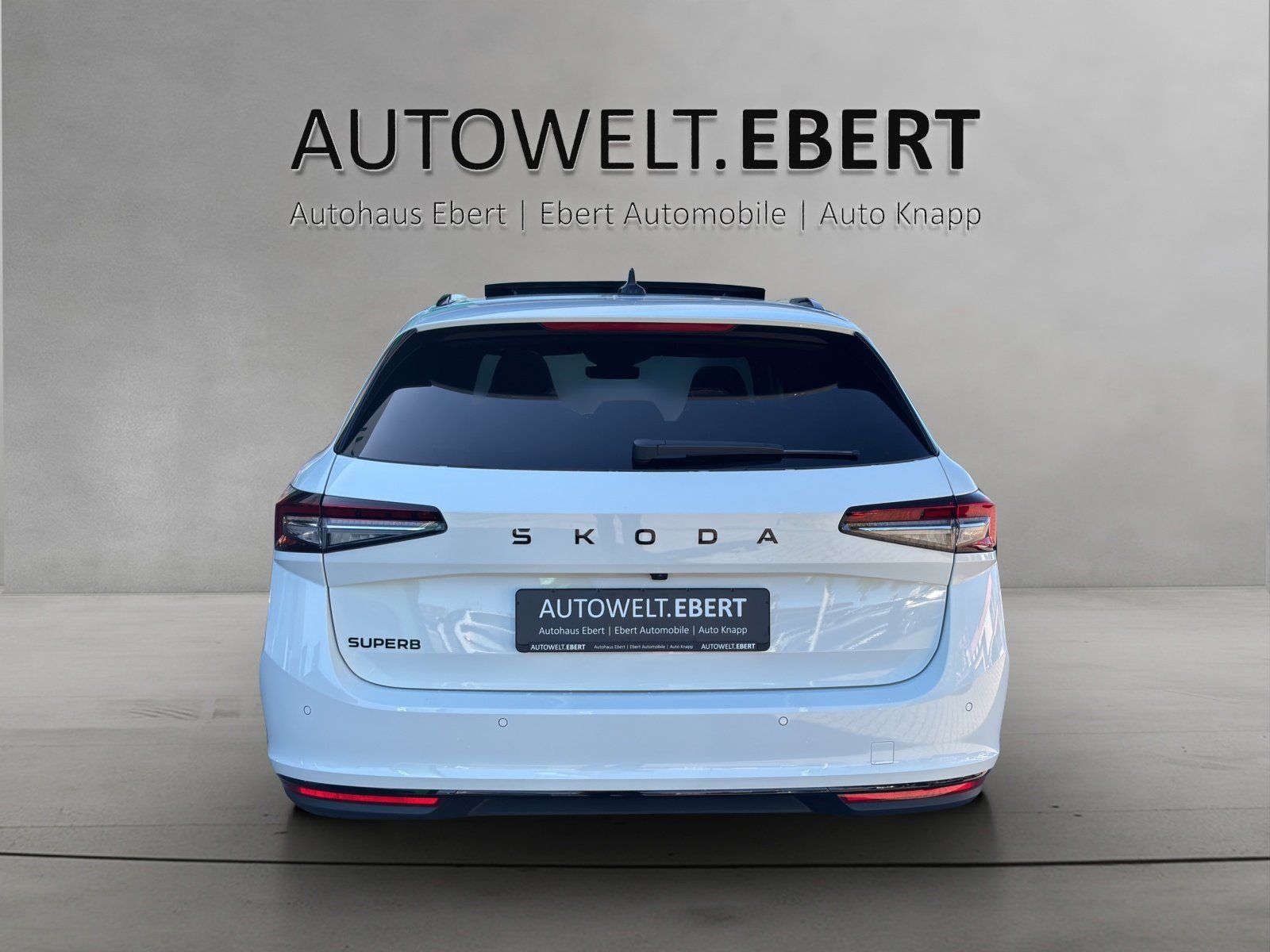 Fahrzeugabbildung SKODA Superb Combi Sportline 2.0 TSI ACC+PANO+AHK+360°