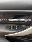 BMW 320i Sport Line Autom*Leder*Xenon*S-Dach*RFK*PDC