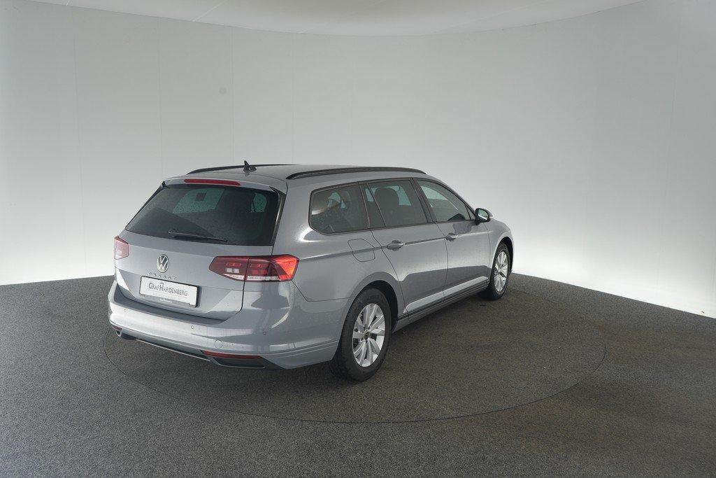 Volkswagen Passat Variant 2.0 TDI DSG AHK Navi ACC