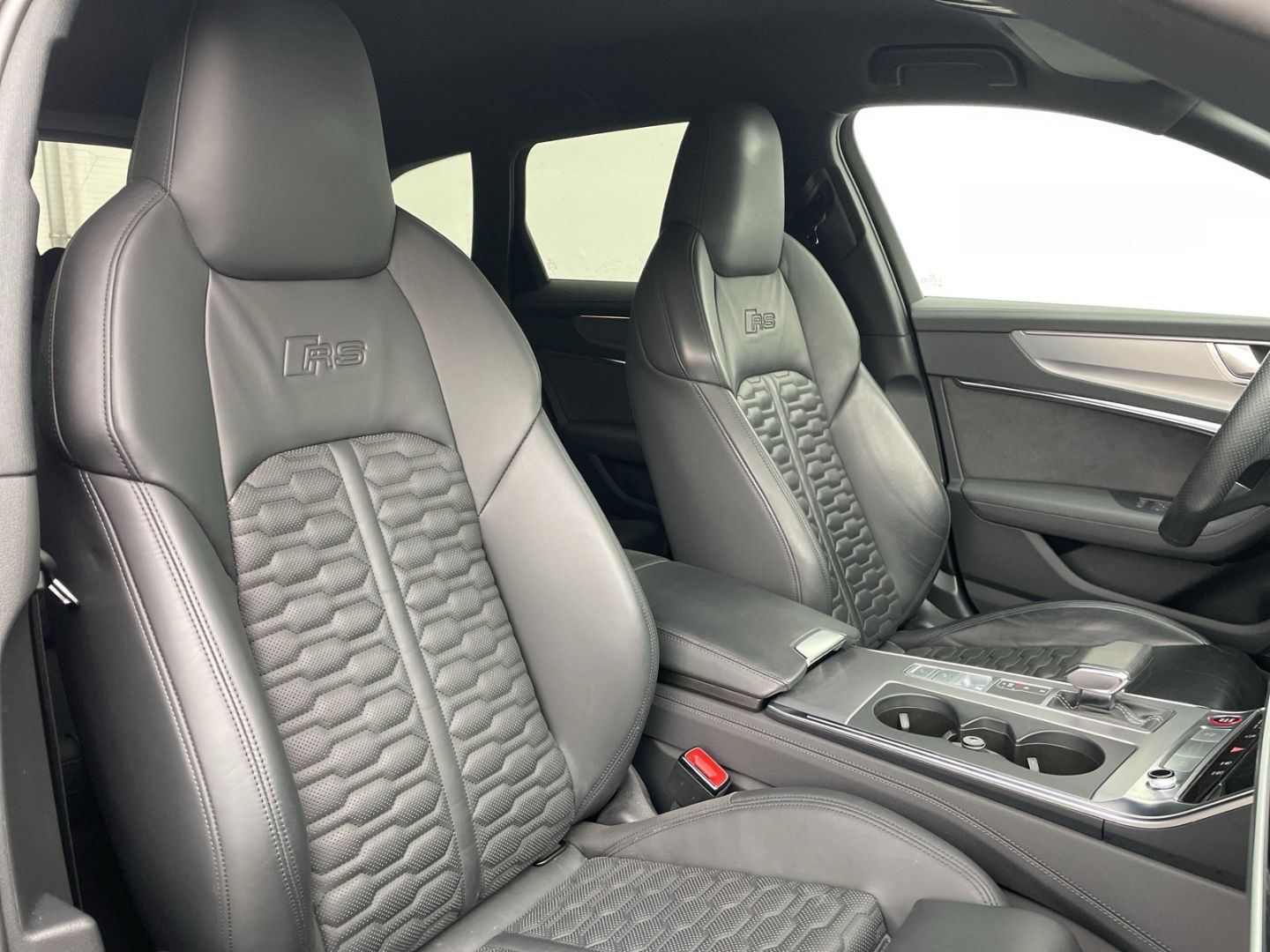 RS6 Avant AHK/B&O/RS-AGA/Matrix/AIR susp/280km/h