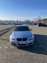 BMW 3er E90 | Automatik | Klimaautomatik | CarPl - BMW 3er-Reihe E90 mit Diesel-Antrieb