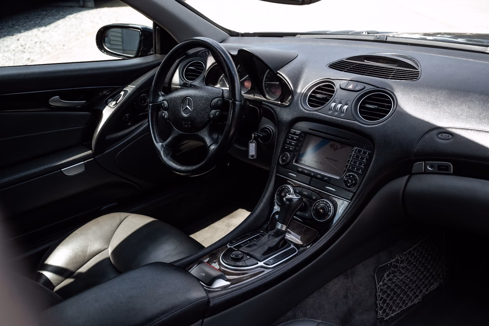 Mercedes-Benz SL 350 3.7 V6 245 ch BVA / Cuir / Bi-Xénon / Sièges chauffants / Jantes 20" AMG