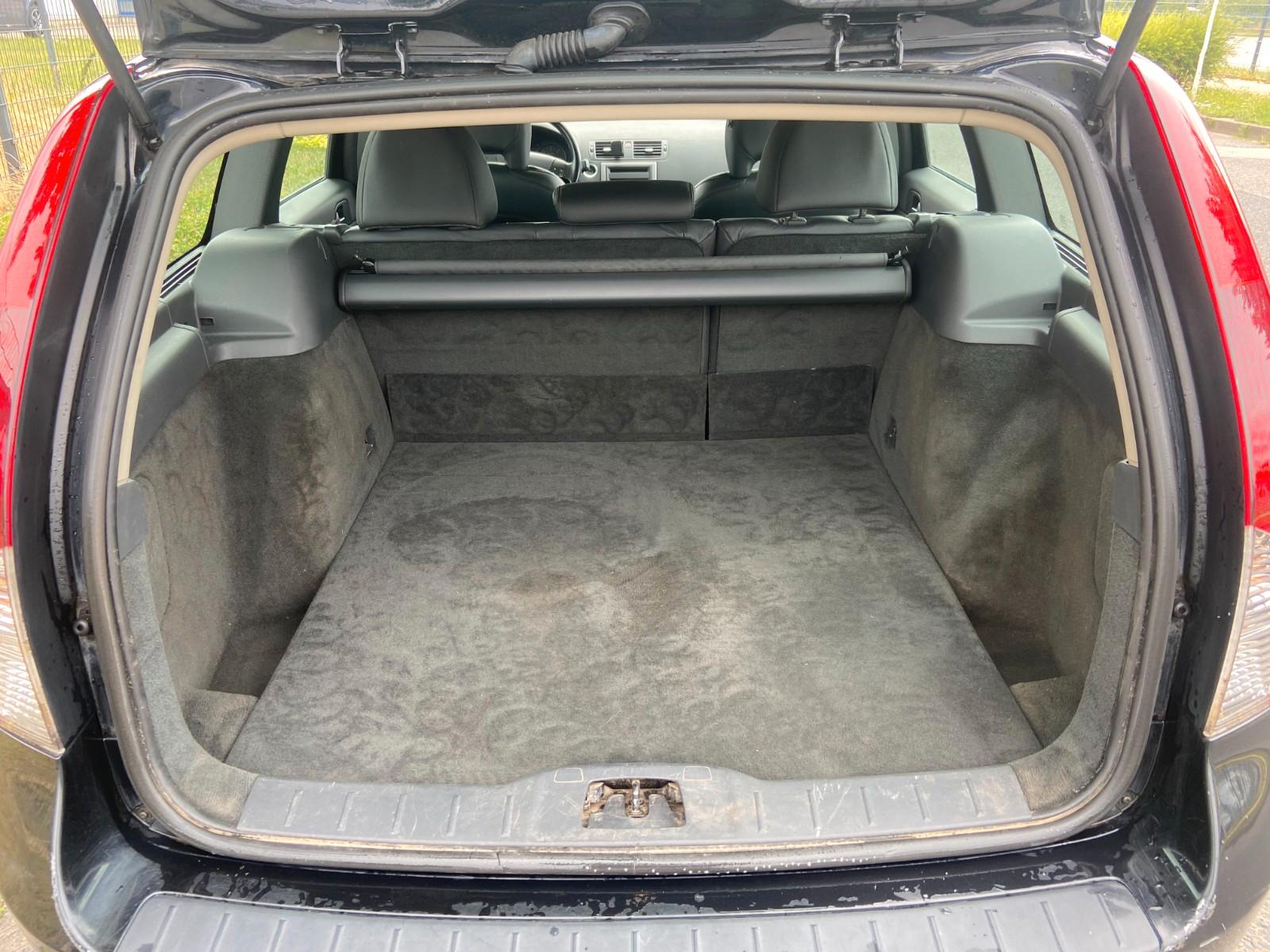 Volvo V50 2009 — photo 13