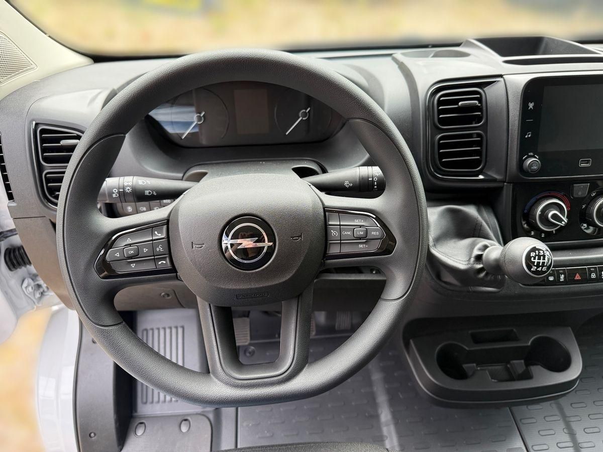 Fahrzeugabbildung Opel Movano 33 L2H2 140 Kastenwagen