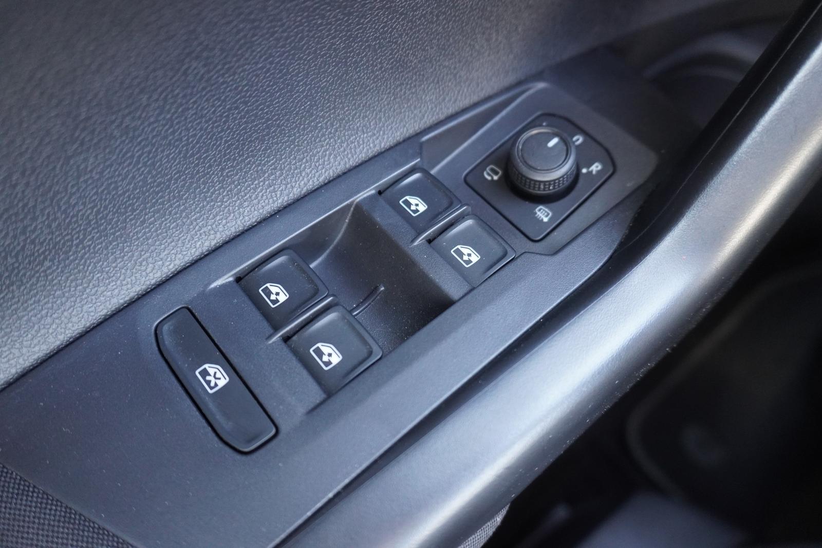 Volkswagen Taigo 1.0 Life DSG LED ACC App-Connect Spurhalte, миниатюра 21