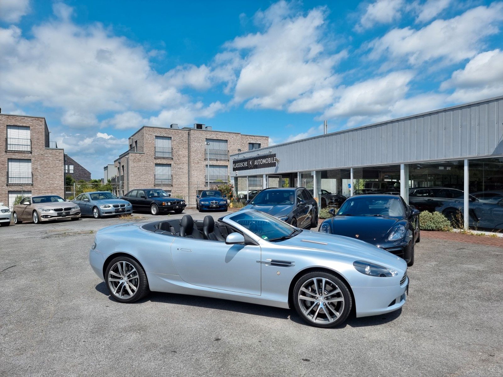 Fahrzeugabbildung Aston Martin DB9 Volante 6.0 Luxury Edition im Sammlerzustand
