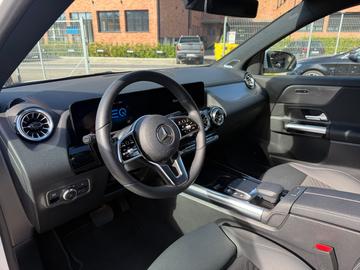 2023 Mercedes-BENZ EQA — миниатюра 11