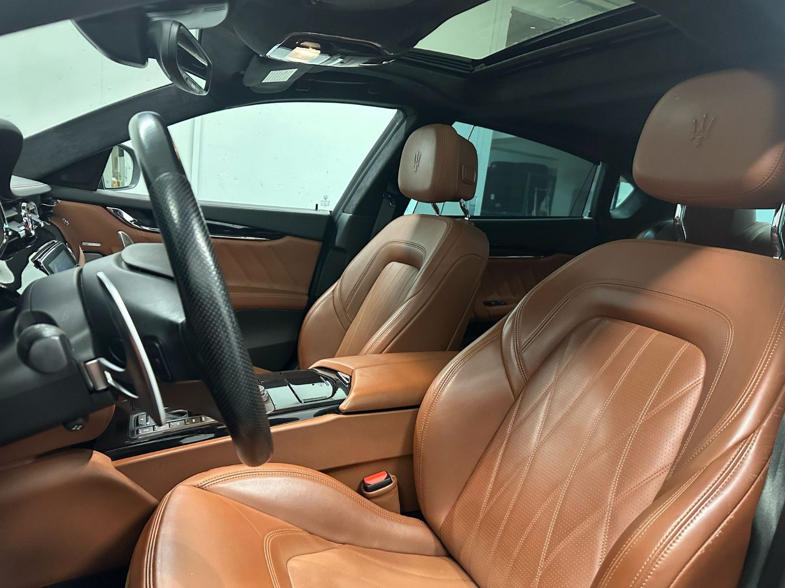 Fahrzeugabbildung Maserati Quattroporte S Q4 *SKYHOOK*B&W*SOFTCL.*KEYLESS*